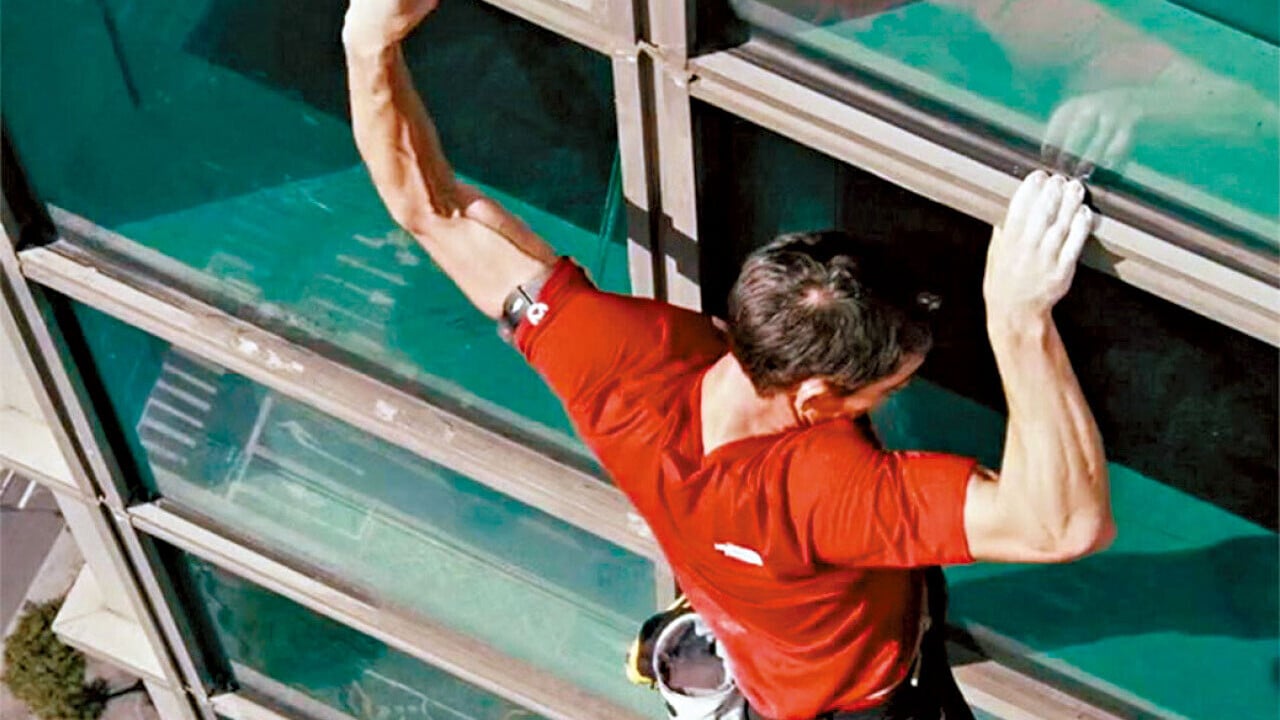 霍諾德徒手爬攀上素食金字塔