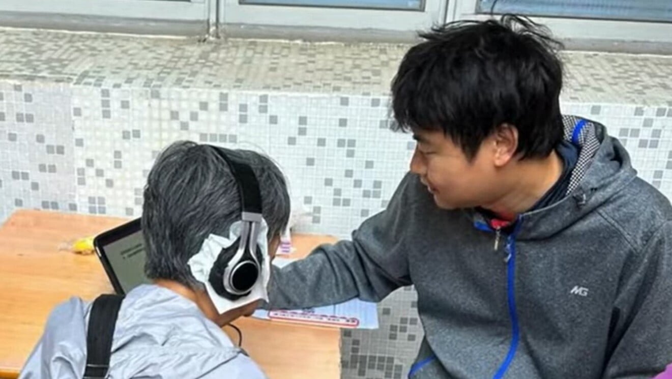 計劃在屋邨內舉行不同活動，並替長者進行認知及腦退化檢測。靈實同工之後再運用科技的力量，更有效地跟進這些長者的個案。