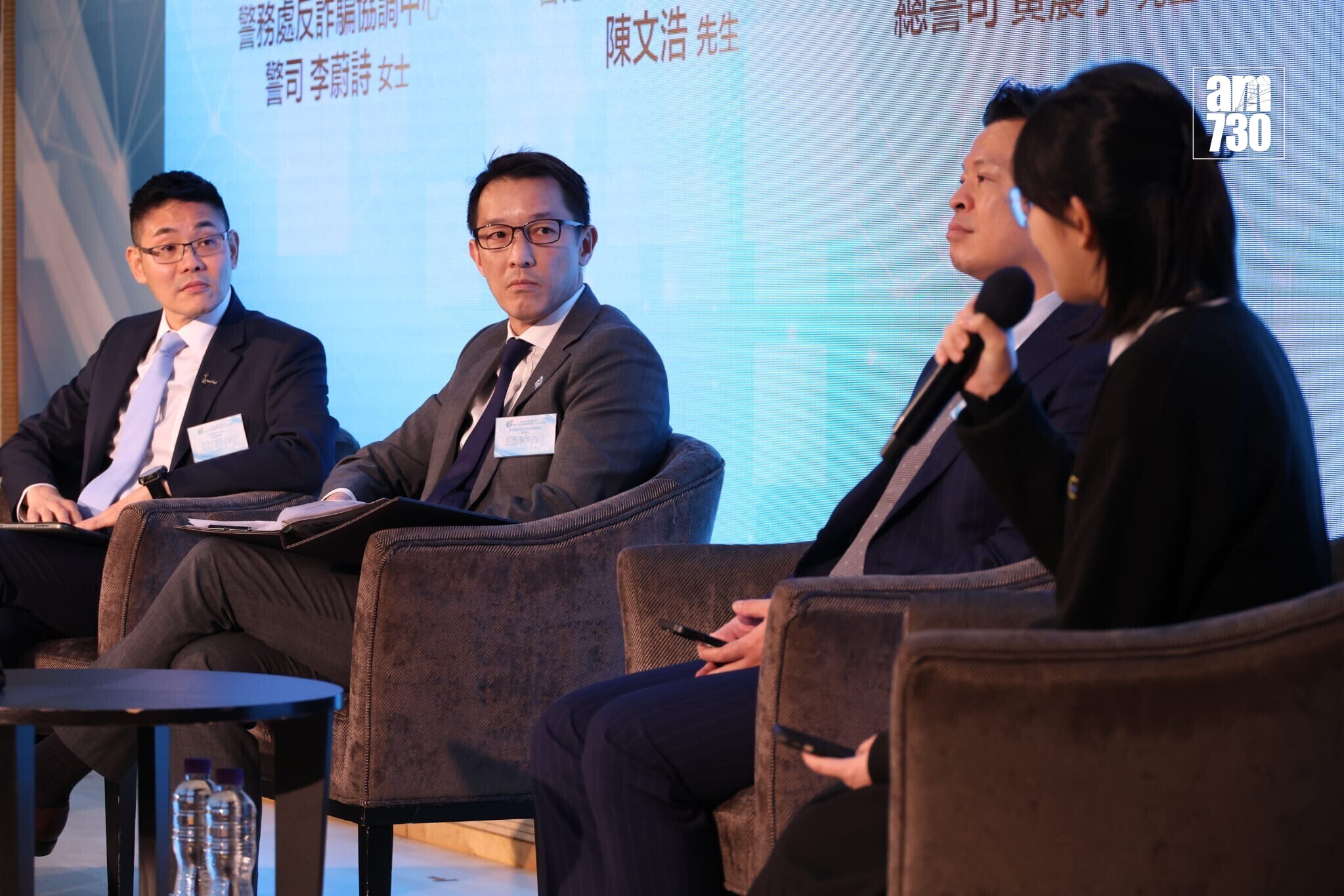 警方與學校分享防騙工作。(鍾式明攝)