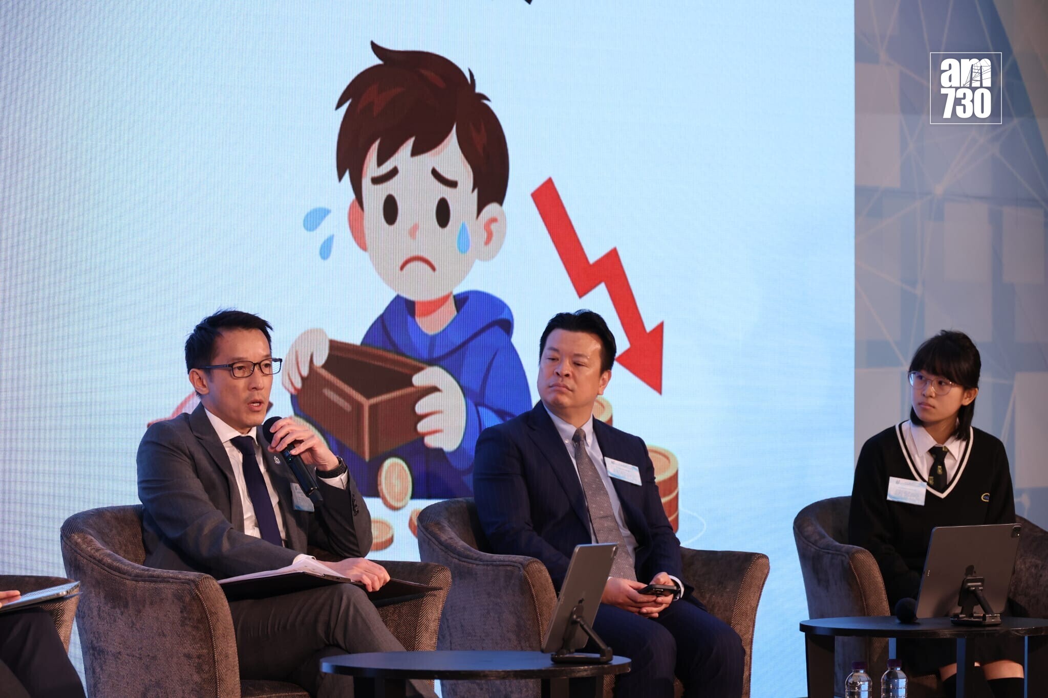 警方與學校分享防騙工作。(鍾式明攝)