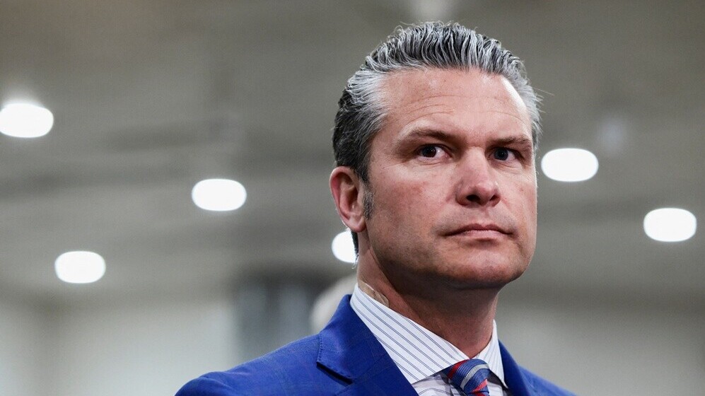 伊朗局勢，美戰爭部長：軍隊就緒只等特朗普下令，五角大廈「披薩指數」飆升。(Reuters)