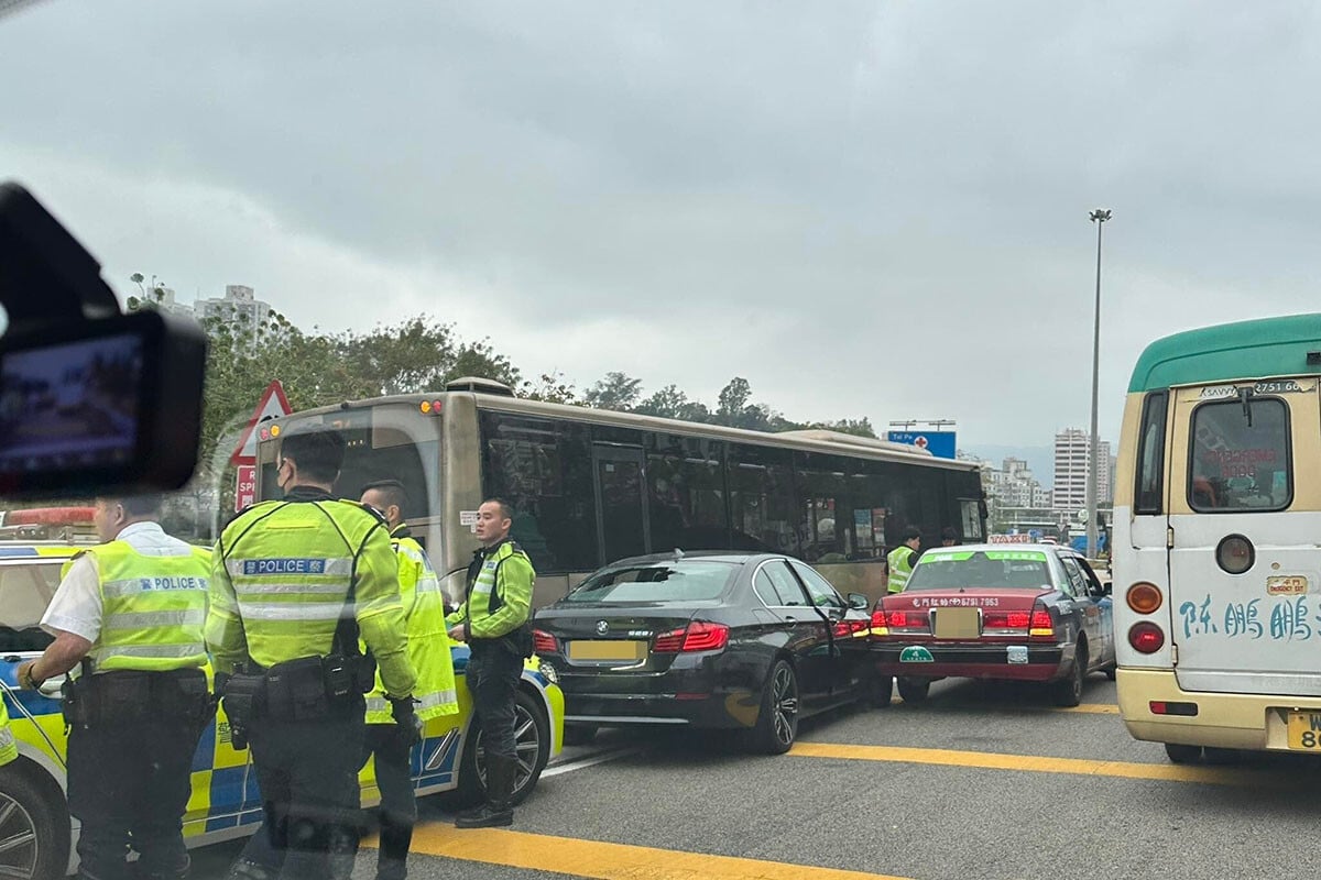 大埔一輛私家車遇到警方截查時突逃走，最終車上兩人落網。(FB專頁「D18 - 大埔友」圖片)