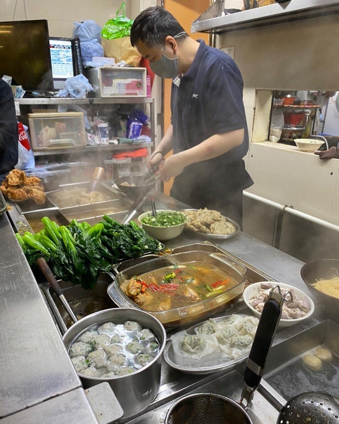 客人需要自行排隊買麵。（相片來源：instagram：ryokotsukahara）