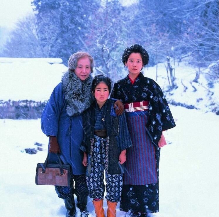《阿信的故事》由小林綾子、田中裕子、乙羽信子飾演不同時代的阿信。