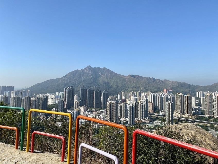 彩虹欄杆