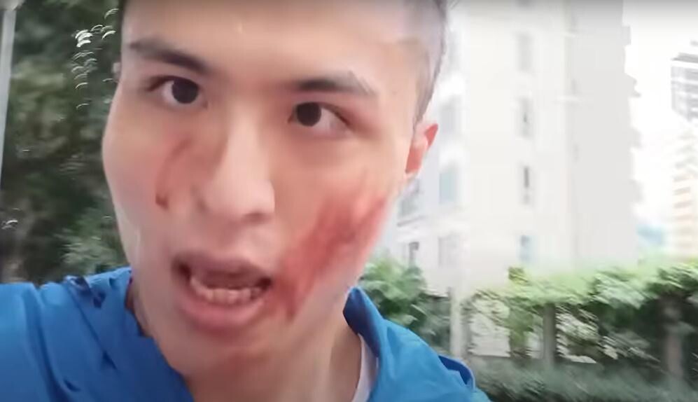 劉馬車涉襲網台記者,晚上自首被捕。(YouTube)