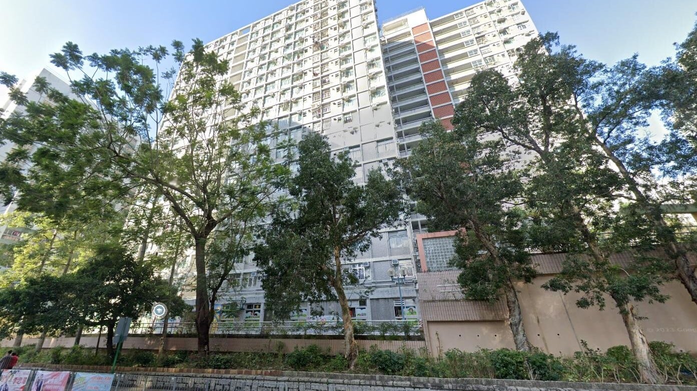 珍惜生命│橫頭磡邨32歲女子脱毛刀割頸昏迷 丈夫發現報警