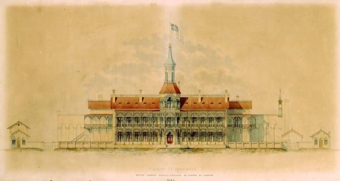 據悉銅鑼灣糖街以前叫做「銀圓街」,因為糖廠成立之前,原址為一所鑄幣所「香港鑄錢局」的所在,可惜該局僅開業兩年,1868年便停運。圖為香港鑄錢局大樓的正面圖則。(圖片來源:香港記憶/香港藝術館)