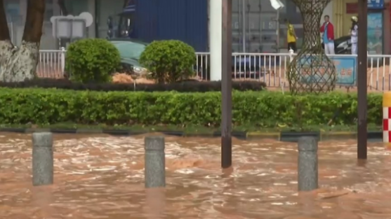廣東多地落暴雨，當局要求相關單位和公眾及時避險減災。（央視新聞）