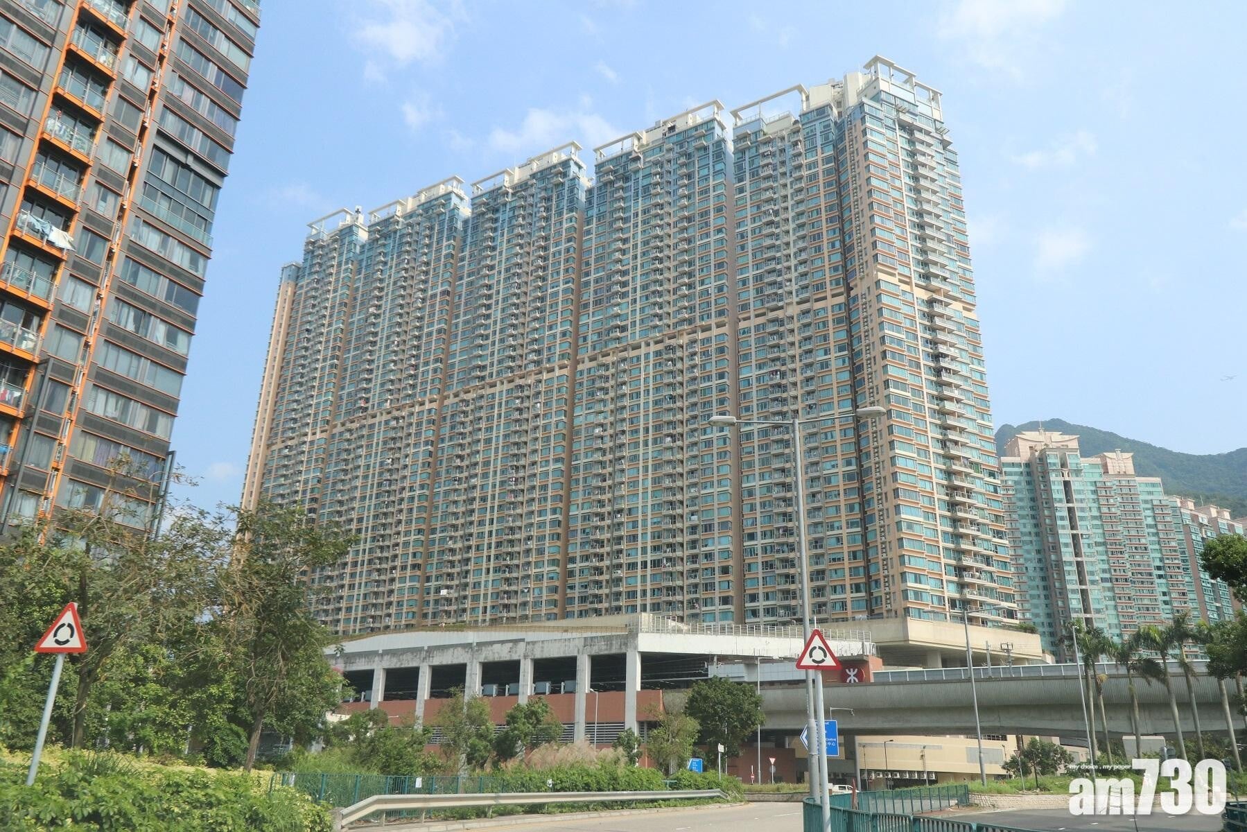 港鐵烏溪沙站上蓋「銀湖.天峰」(資料圖片)