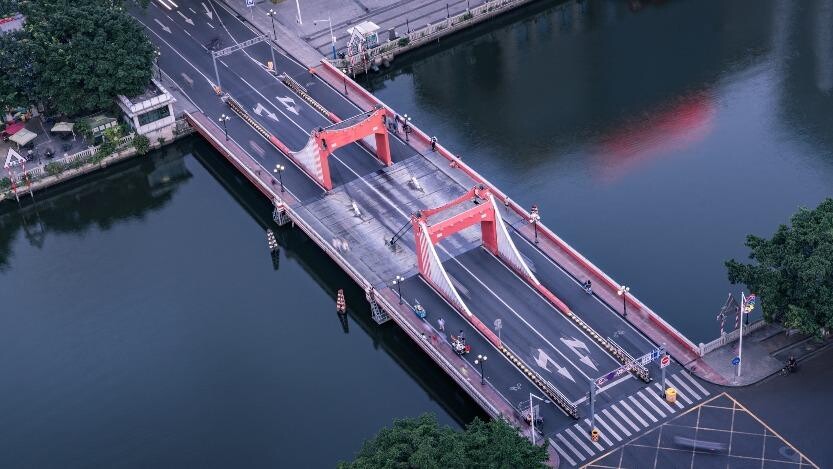 中山岐江橋是廣東省唯一仍然會開合的橋,極有看點之外,還是通往中山商圈的重要橋樑。(圖片來源:視覺中國)
