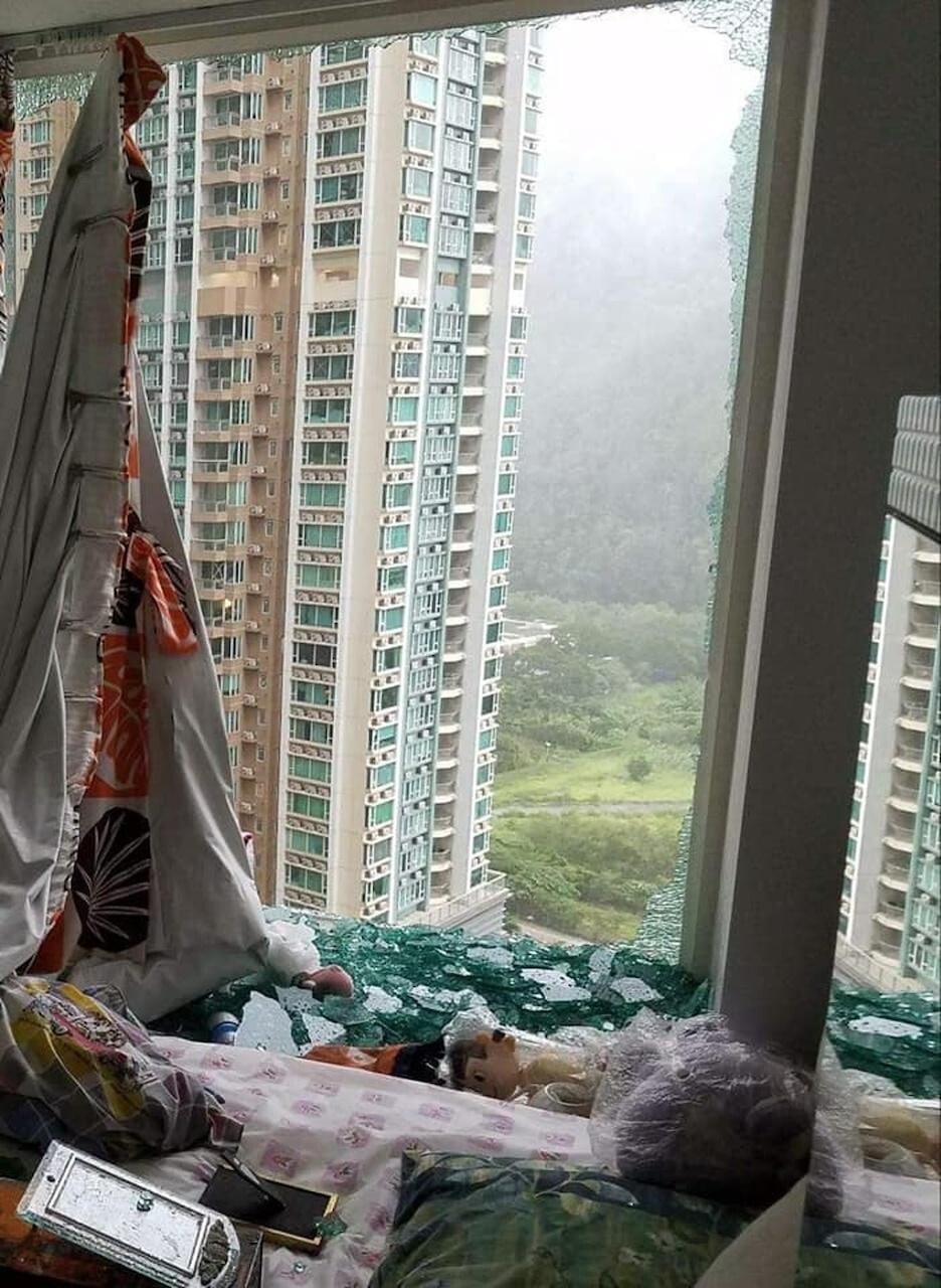 颱風吹爆窗|網民分享屋企4隻窗遭吹爆維修要5位數! 家居保險有得賠?|好裝修