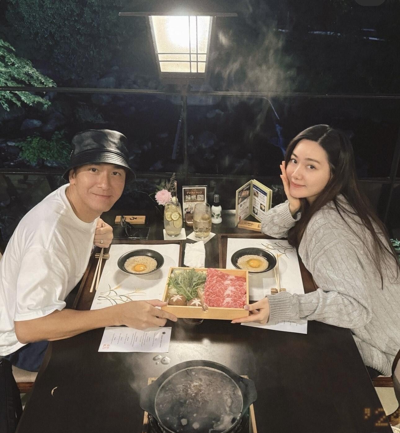 湯洛雯孖馬國明出席蔣家旻婚禮 。