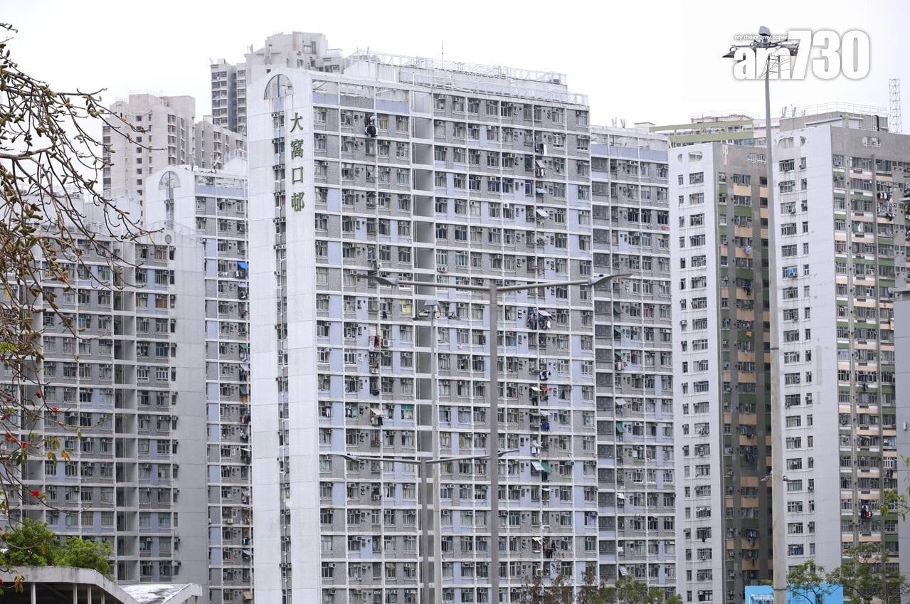 大窩口邨富榮樓單位冒煙起火 保安報警消防救熄