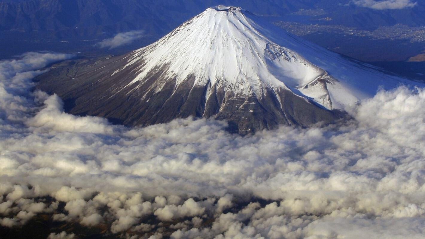 日本富士山發生一宗父親在登山途中拋下幼童的離譜事件(資料圖片)