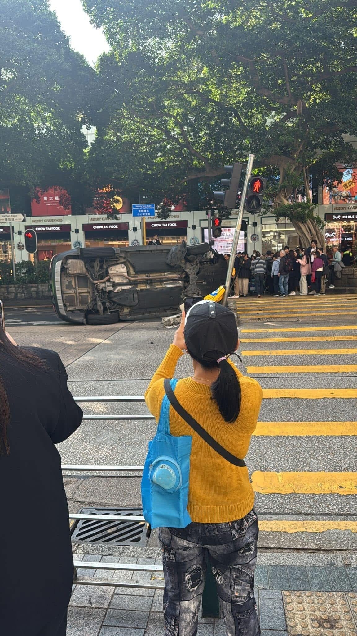 2024年12月13日,女星江若琳曾經於同一位置發生車禍,整部私家車轉彎時失控,撞燈柱後向左翻側
