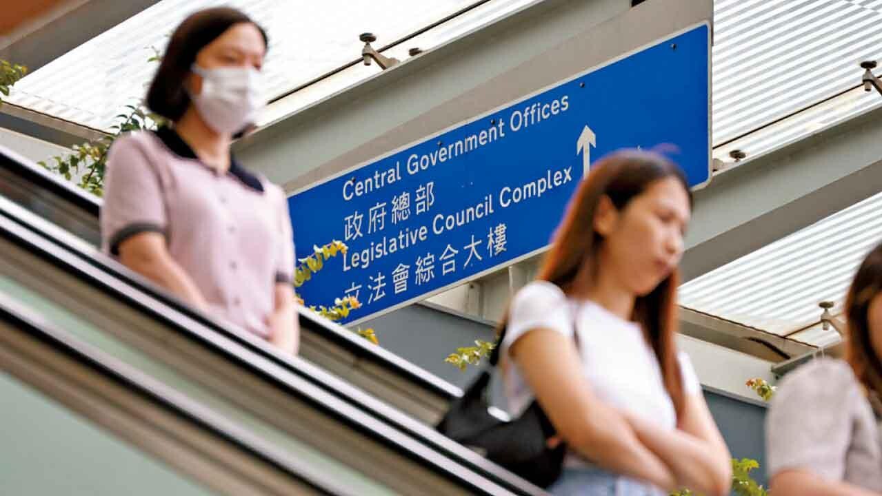 明日開始招聘的公務員職位,申請人必須以電子方式提交申請。 (資料圖片)