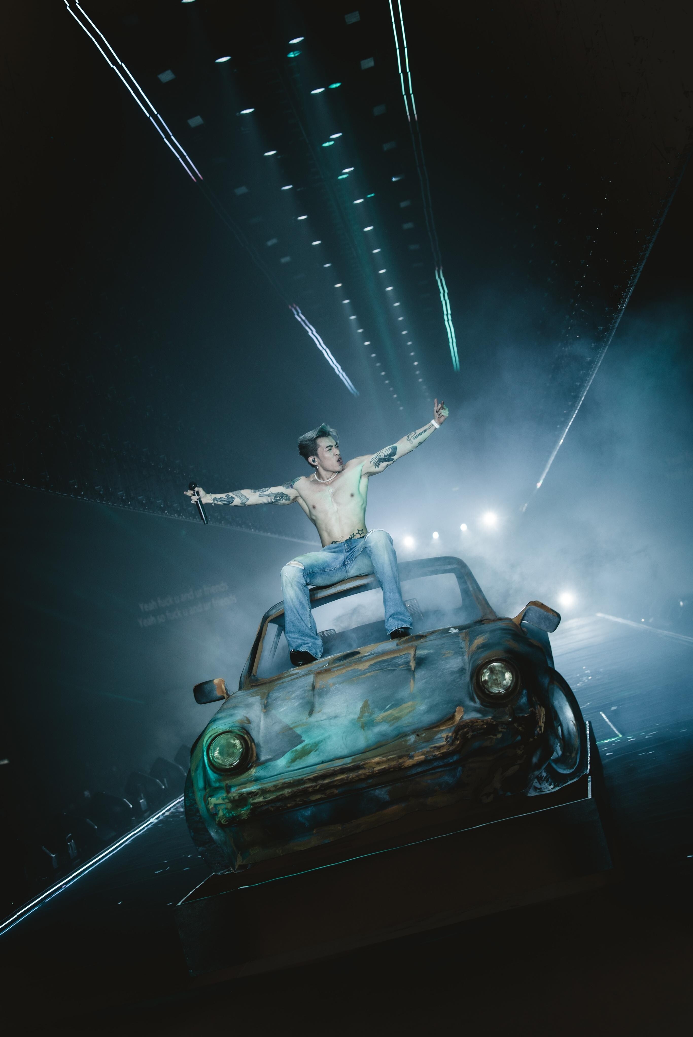 Tyson Yoshi《THE VILLAIN LIVE IN HONG KONG 》演唱會尾場。