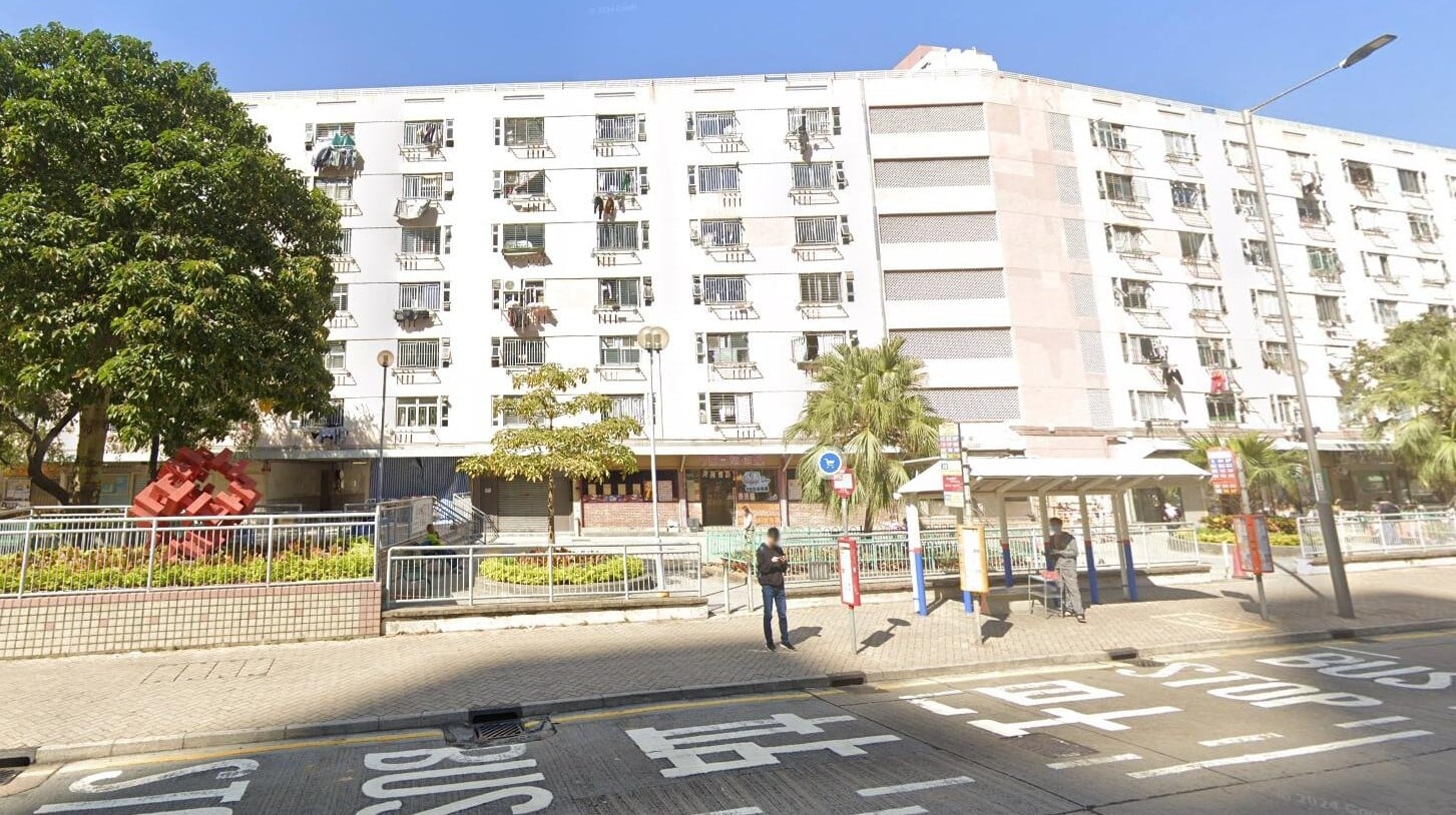 漁灣邨辦事處男職員暈倒，送院搶救不治。