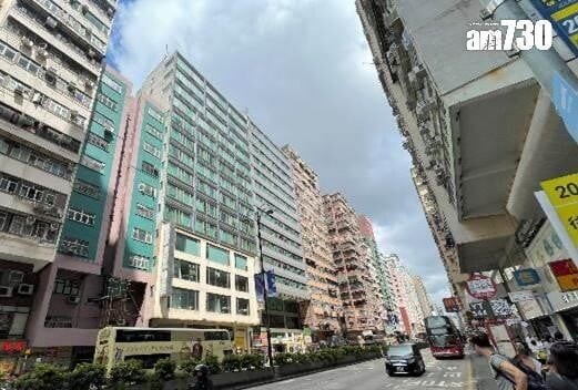 位於油麻地彌敦道的「Casa Hotel」貼出通告,宣布結束營業(資料圖片)