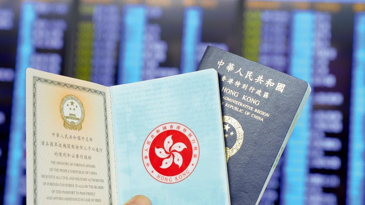 在《2026亨利護照指數》中，香港護照以免簽174個目的地排名第14位。（政府新聞處）