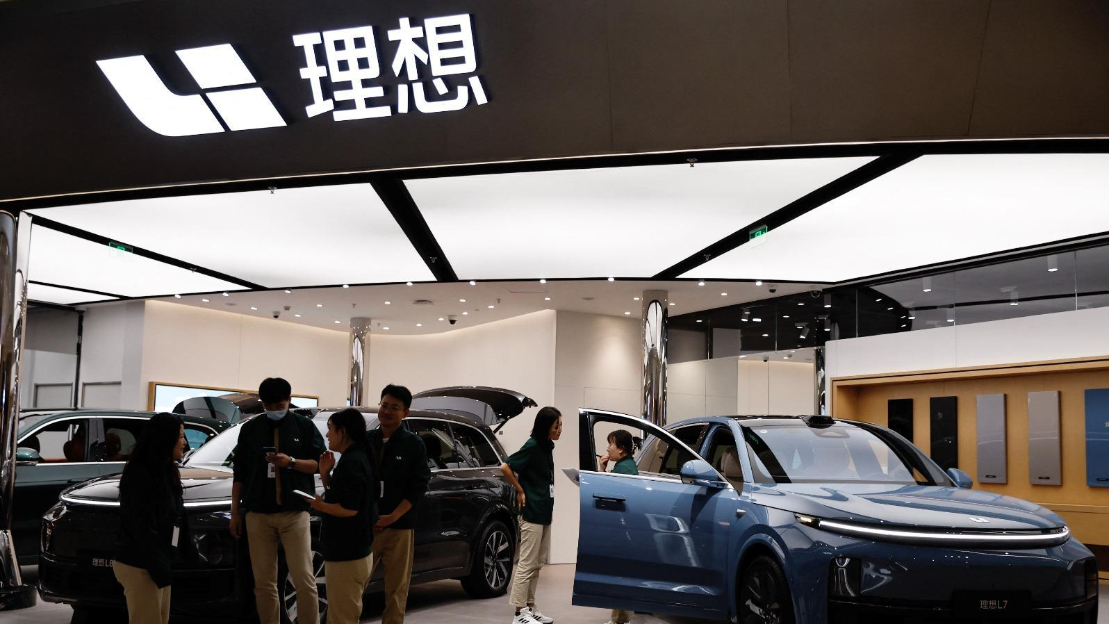 理想汽車第三季盈轉虧，經調整淨虧3.6億元人幣，料今季交付及收入續跌。