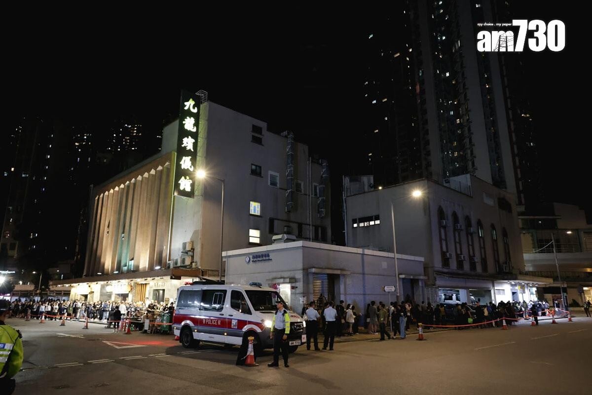 大埔宏福苑五級火後,九龍殯儀館開放供市民悼念遇難者。(吳康琦攝/資料圖片)