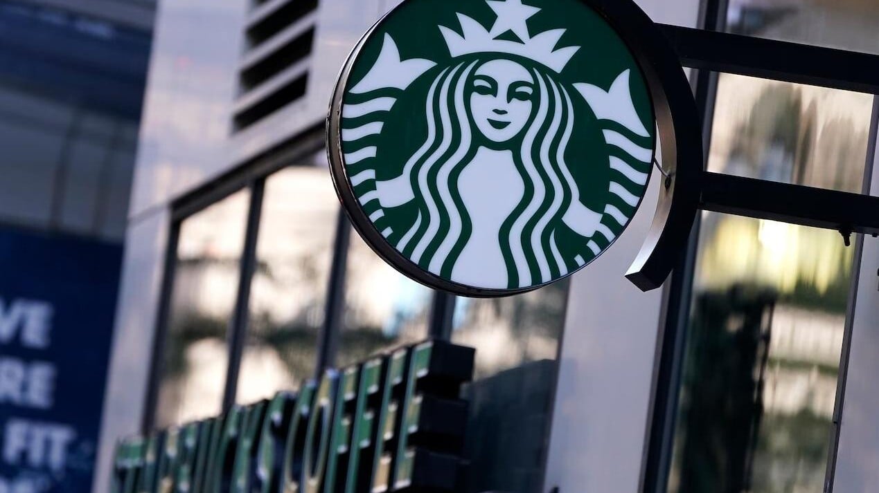 彭博引述知情人士報道，咖啡連鎖店星巴克（Starbucks）在倫敦和香港辦公室進行裁員，涉及部門負責部分國際業務。(資料圖片)