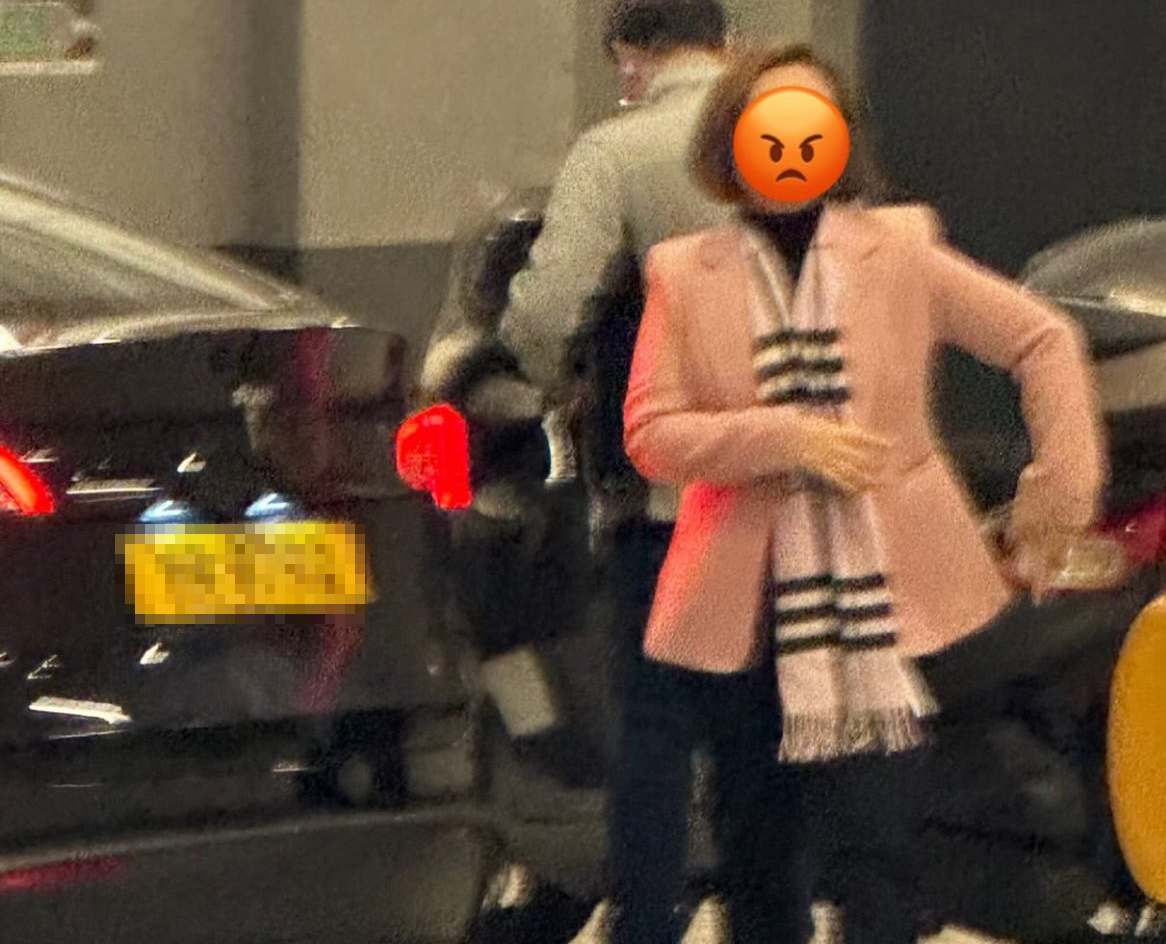 陳家珮被目擊在灣仔逆線行車。(FB群組「車cam L(香港群組)」圖片)