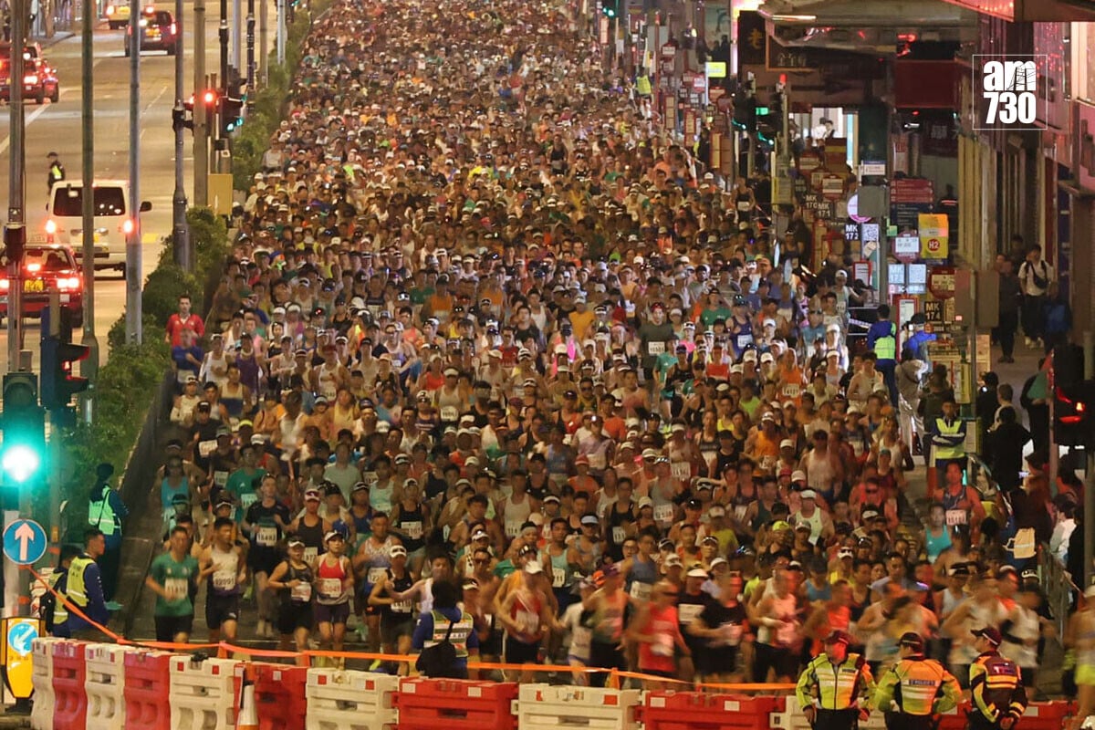 2026年1月舉行的香港馬拉松，大批跑手悉心打扮出戰。(資料圖片／鍾式明攝)