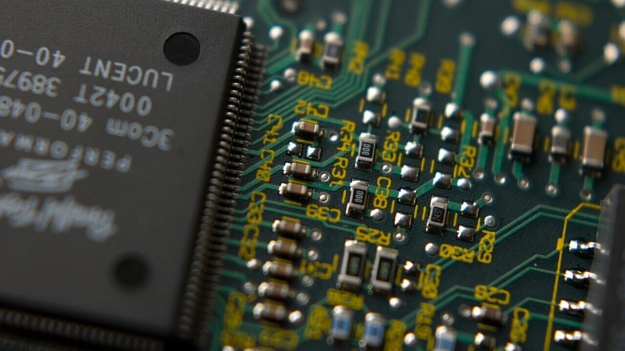 Intel、AMD伺服器CPU供應吃緊　中國客戶等待期最長達半年