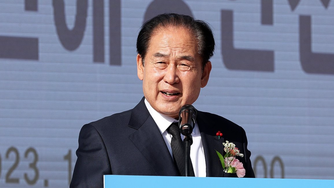 南韓出生率持續下降，全羅南道珍島郡郡守金希洙上周三（4日）在公開場合提議，從越南或斯里蘭卡等國「進口」處女來解決人口萎縮問題