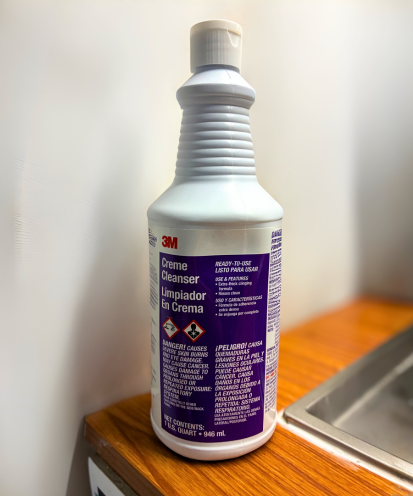 漬滅清潔劑能清除重漬尿垢和水垢,令馬桶潔亮如新