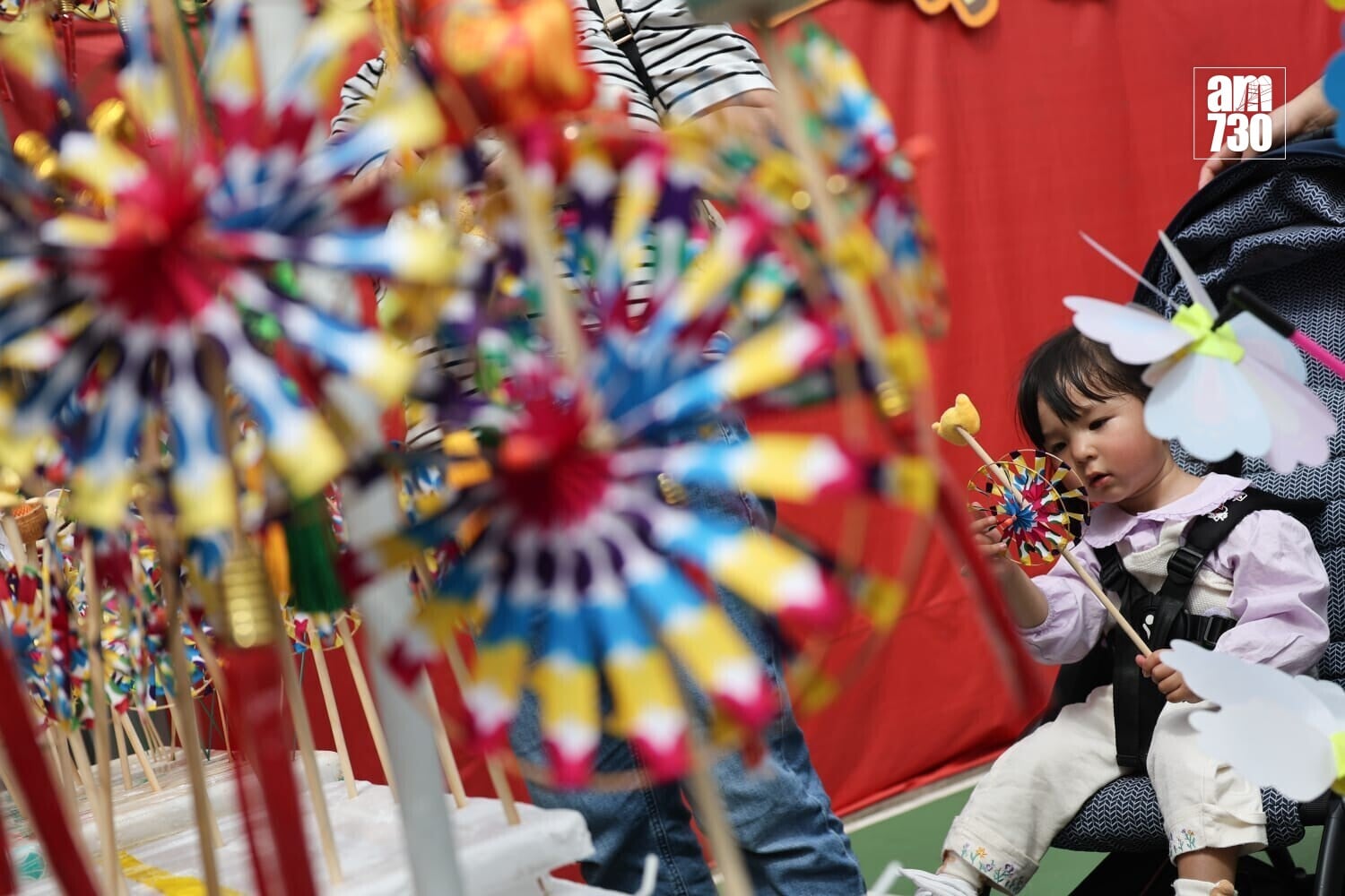 年宵花市人流暢旺 檔主:旺丁不旺財 (周令知攝)