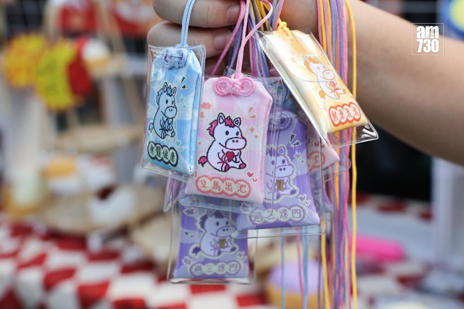 年宵花市人流暢旺 檔主:旺丁不旺財 (周令知攝)