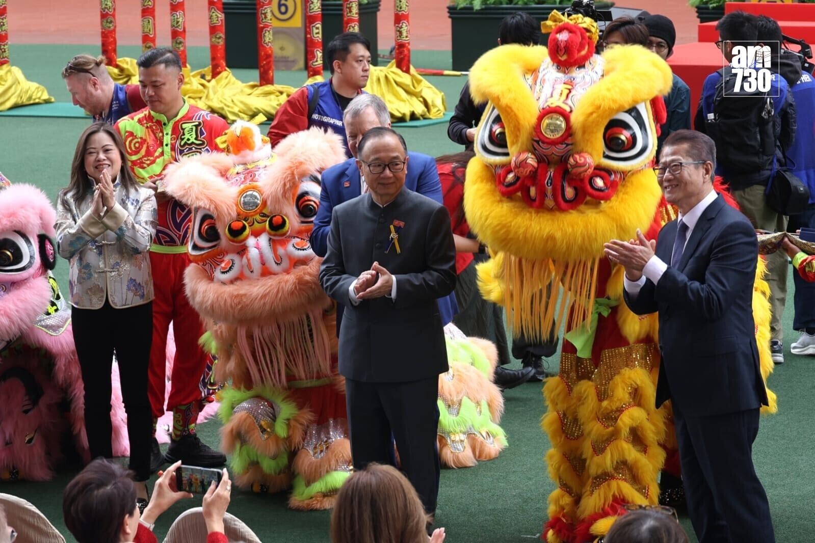 沙田馬場舉行「馬年賽馬日」。(周令知攝)