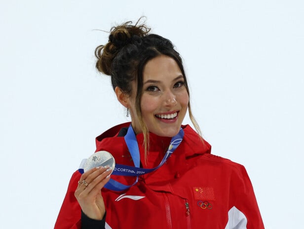 谷愛凌雖然未能衛冕,但仍收獲今屆冬奧會第二面銀牌。(路透社)