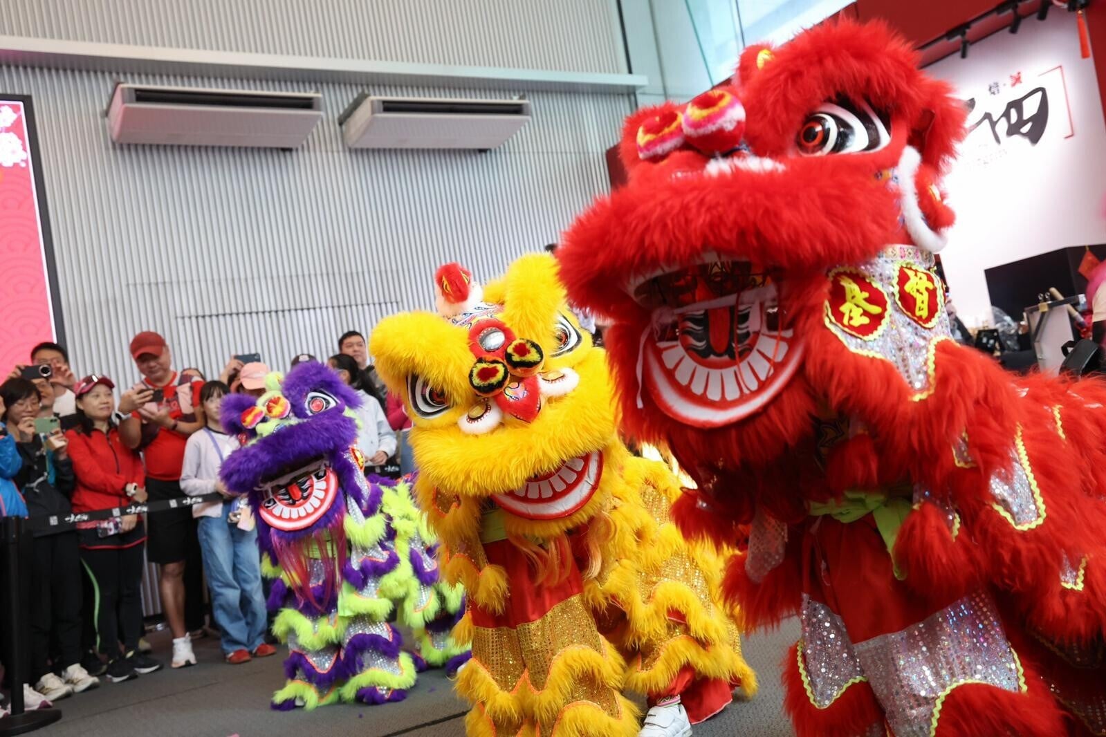 廉署總部年初四「啟市」,吸引很多市民及旅客參觀