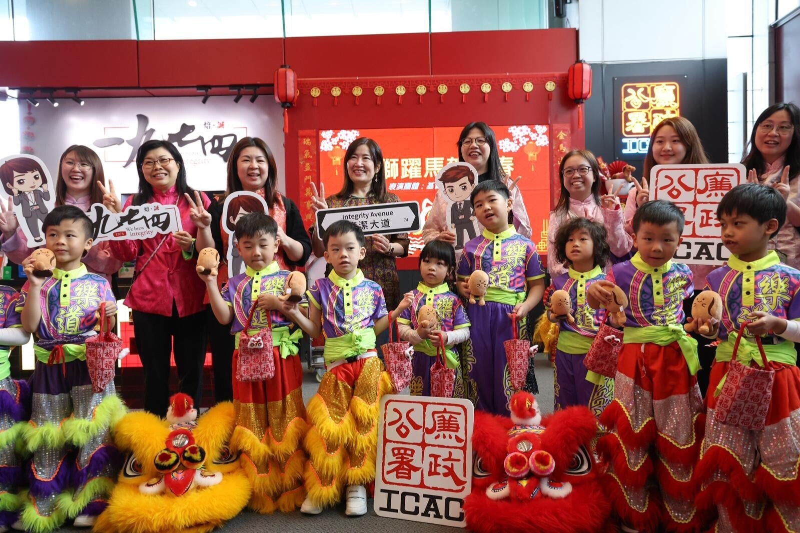 廉署總部年初四「啟市」,吸引很多市民及旅客參觀