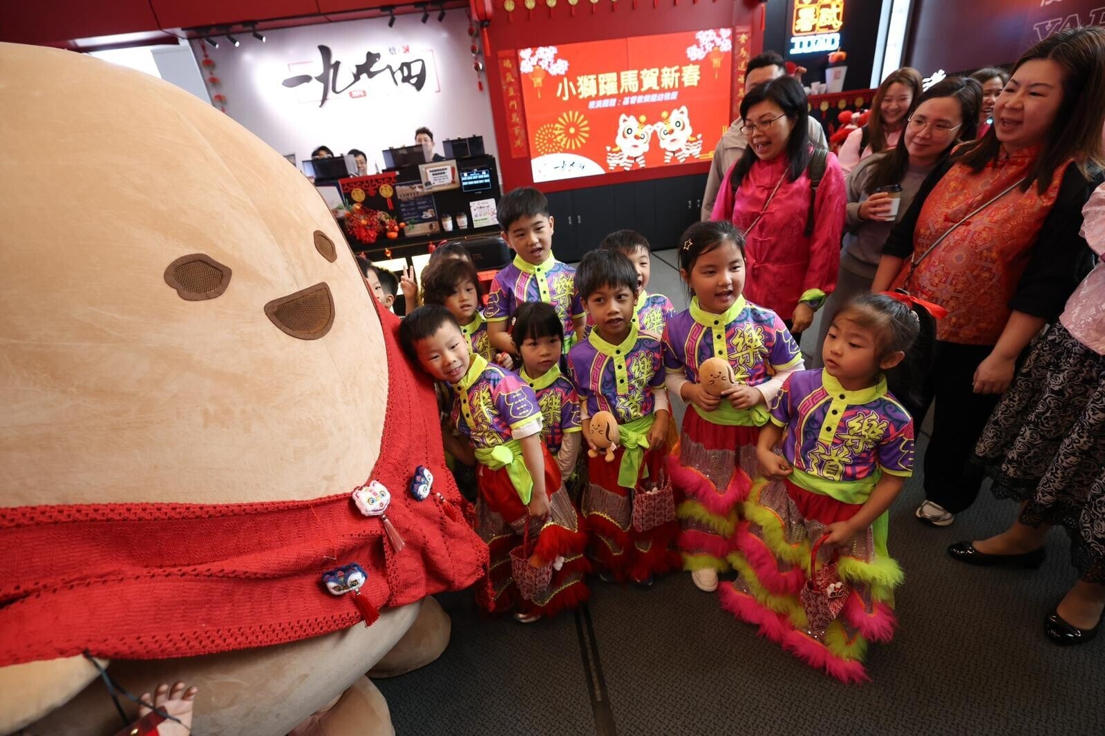 廉署總部年初四「啟市」,吸引很多市民及旅客參觀