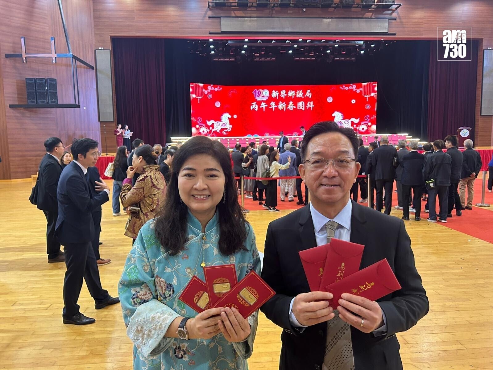 劉業強及太太。(陳芷晴攝)