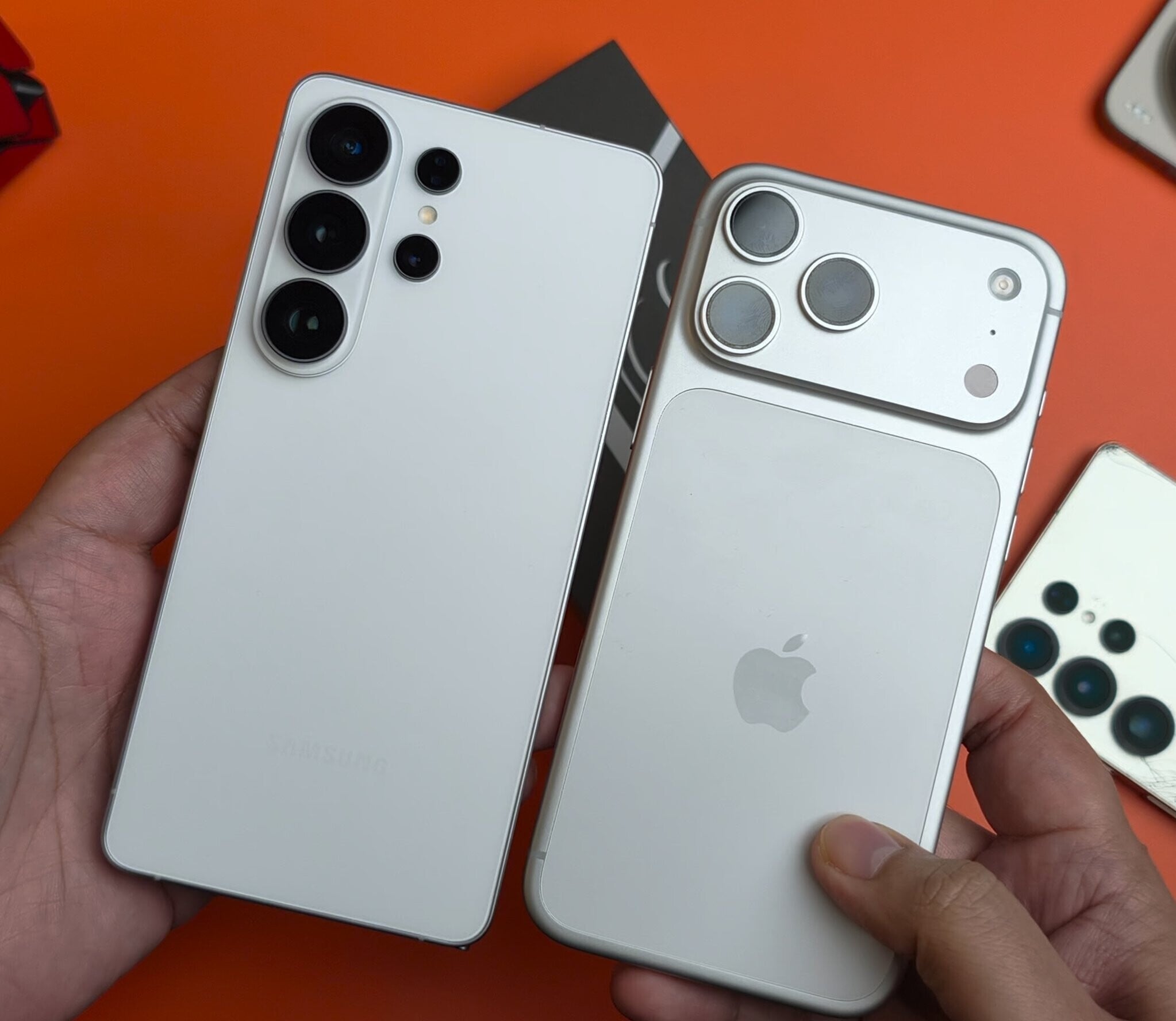 Galaxy S26 Ultra與iPhone 17 Pro相比。(X@Sahil Karoul)