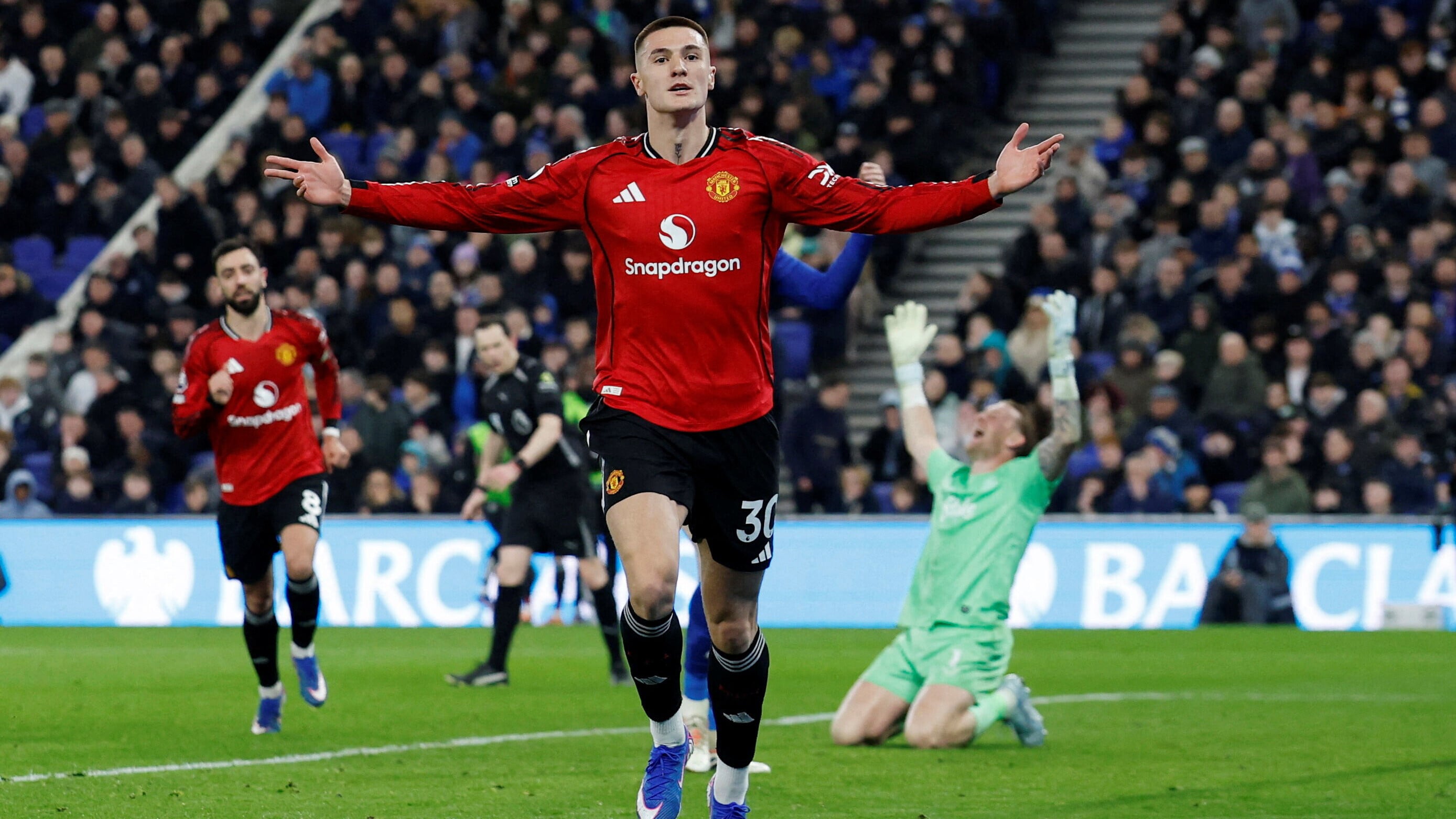 2026 02 23T220304Z 1978133403 UP1EM2N1O0NIM RTRMADP 3 SOCCER ENGLAND EVE MUN