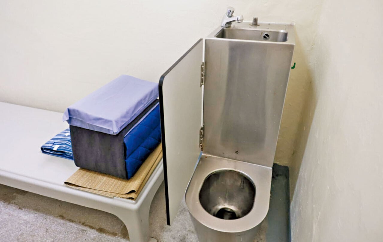 赤柱監獄 廁所設隔板保障在囚人士私隱。