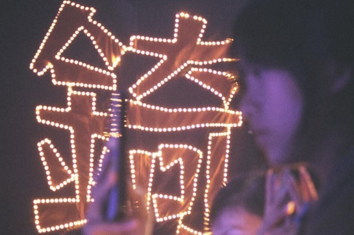 4fbc7af4 4644 4534 8d4e 99d737384827