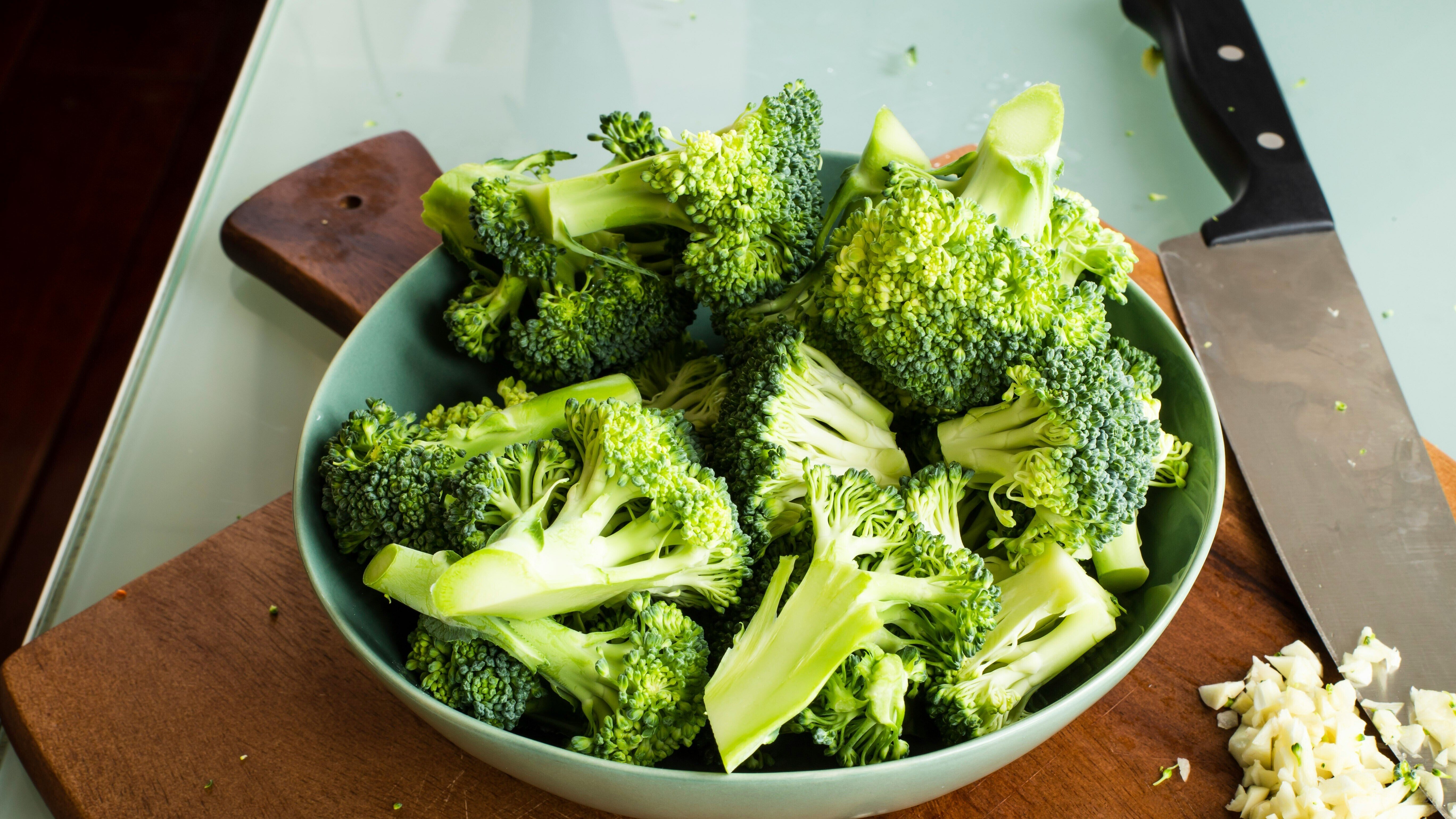 推薦5種抗癌蔬菜！芹菜、西蘭花、紅蘿蔔等高抗氧化食物防癌年輕化