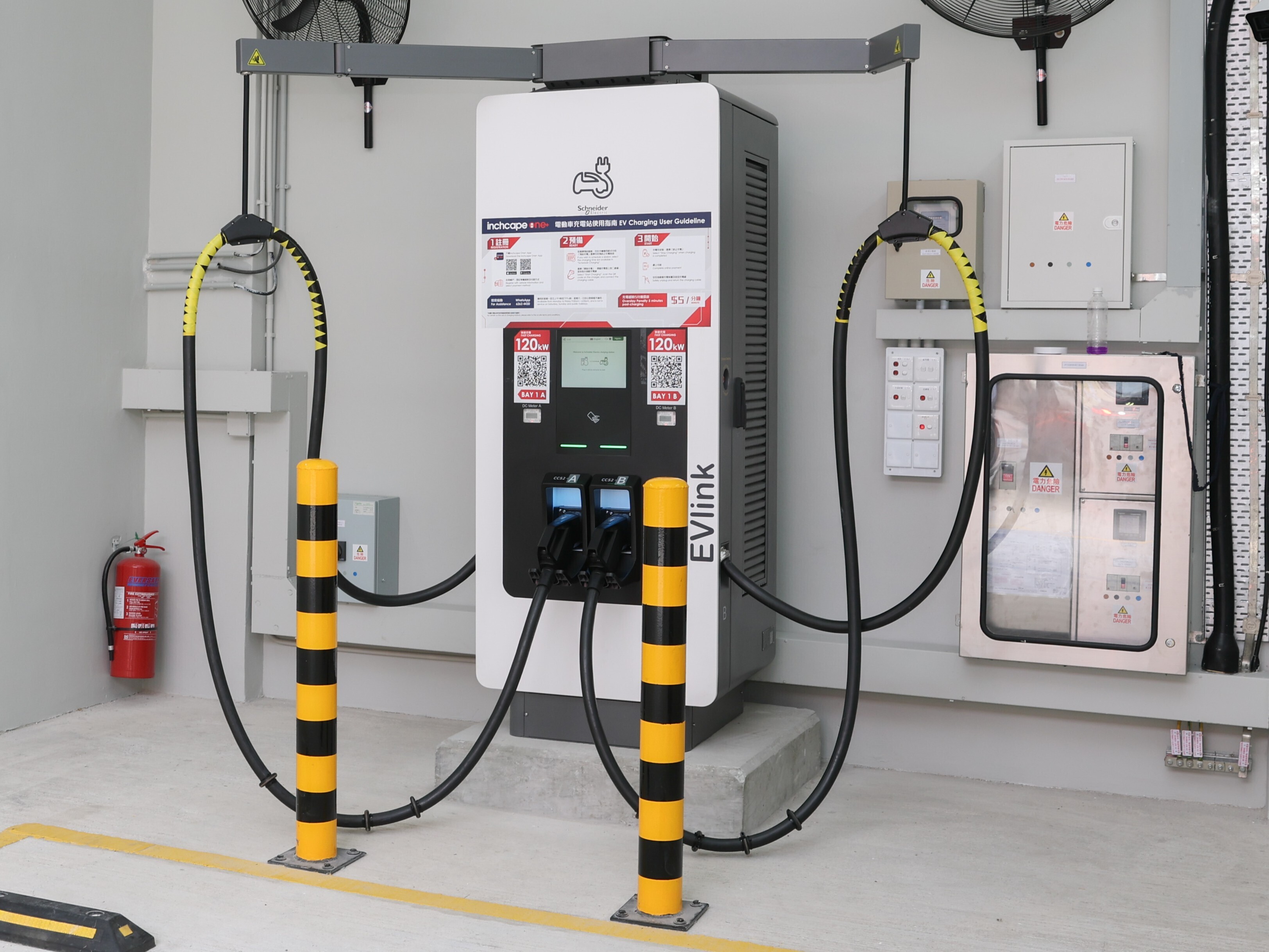 施耐德電氣高速充電椿