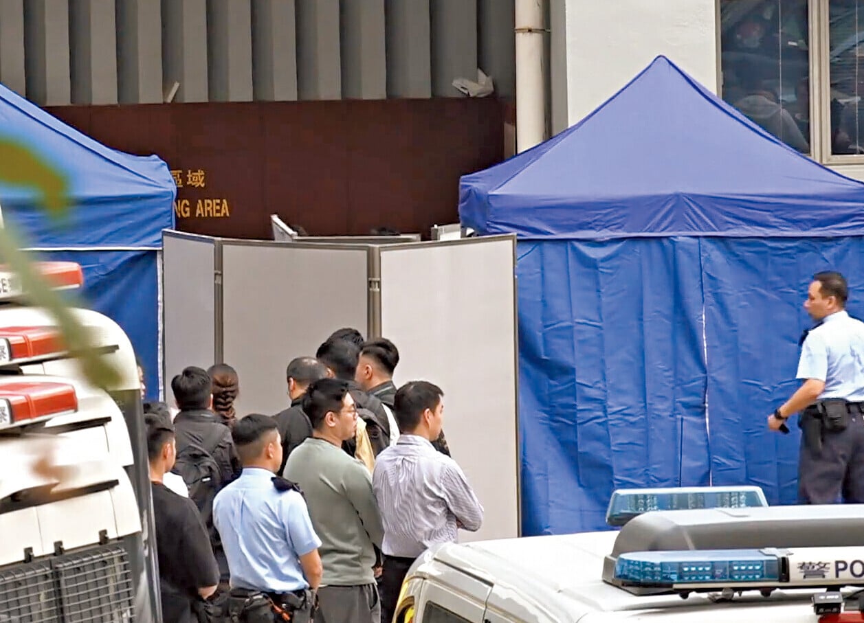 圍板圍封現場。