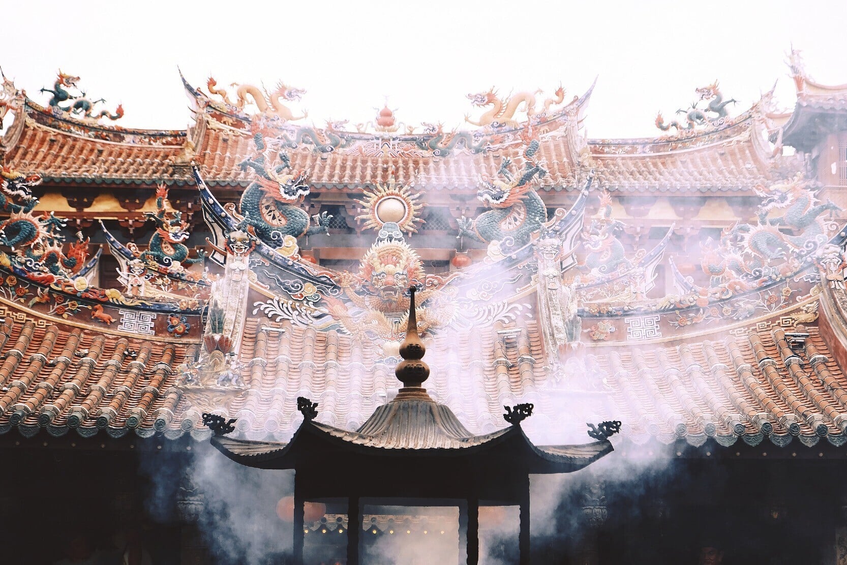 關岳廟香火鼎盛,年接待海內外信眾達七、八十萬人次,最高時甚至破百萬。(圖片來源:視覺中國)