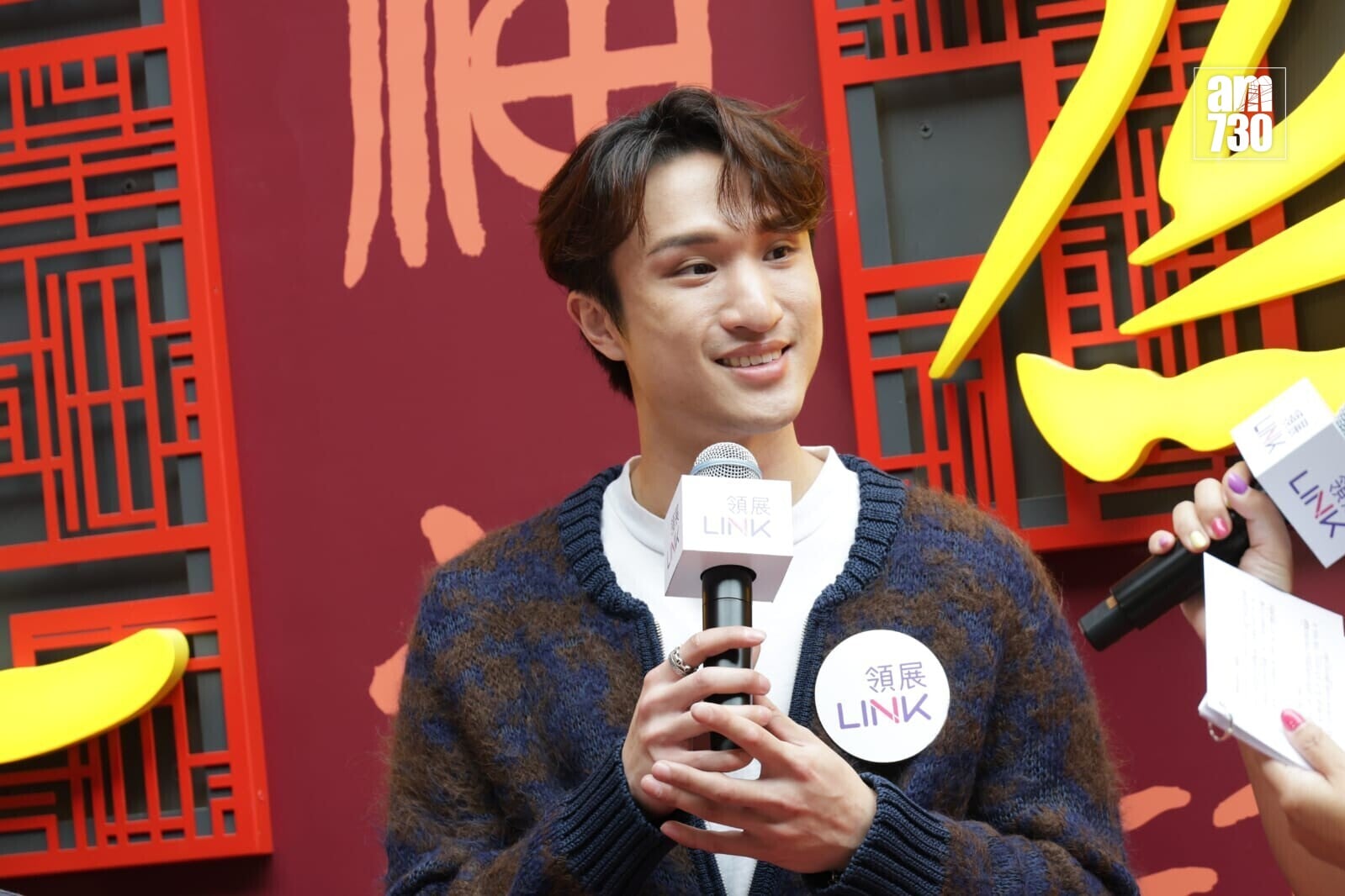 領展黃大仙《福牆》正式揭幕,匯集108幅跨界別跨世代人士墨寶。(吳康琦攝)